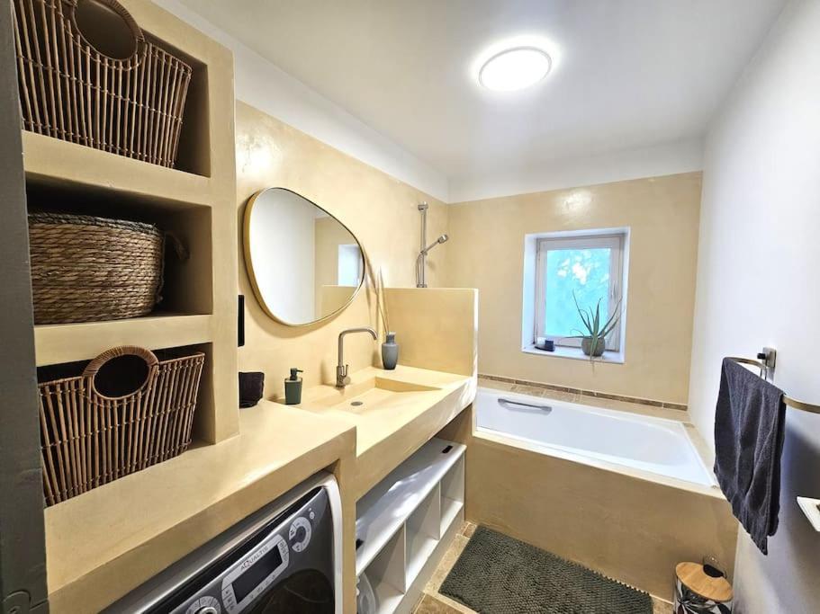 Le Gite De La Marquise - Elegant Appartement Avec Terrasse - モンブシェ＝シュル＝ジャブロン エクステリア 写真